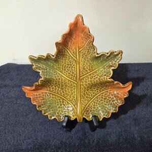 Vintage Ceramic Maple Leaf Dish – Autumn Glaze